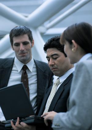 2025年最新版：ジップパーカーの選び方とコーデ術で差をつける完全ガイド